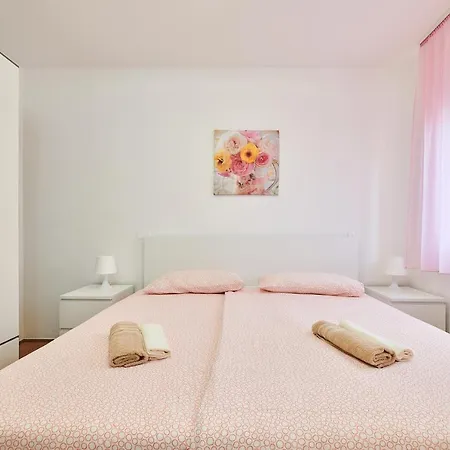 Apartment Nina